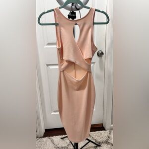 Elegant Peach Sleeveless Dress